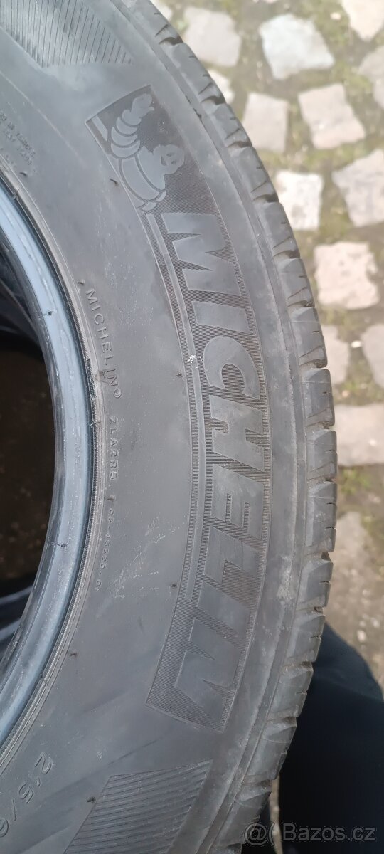 Letní pneu 215/65 R16 - 2