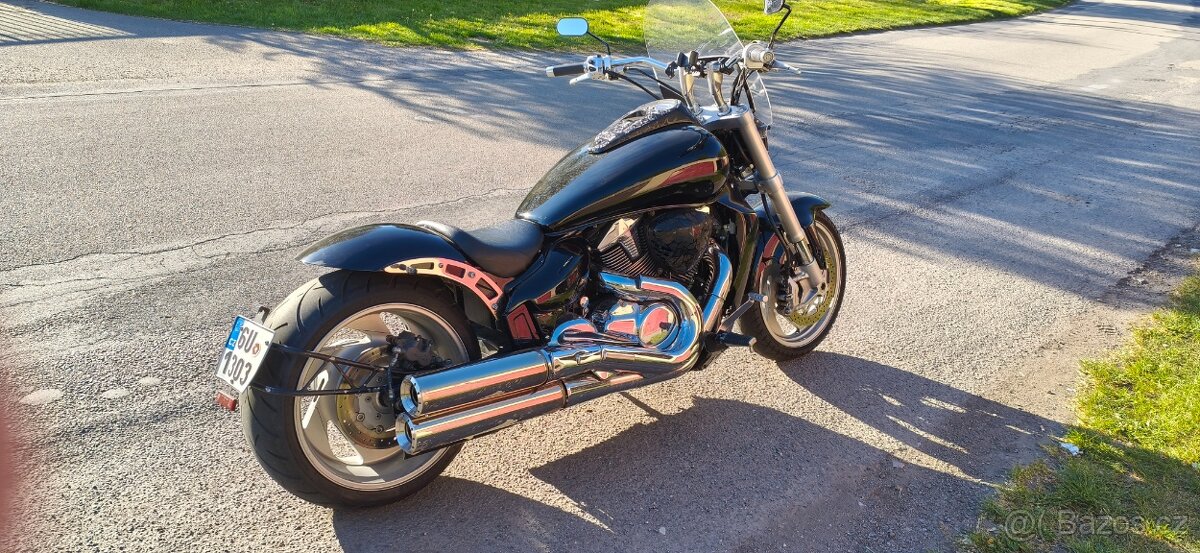 Suzuki Intruder - 2