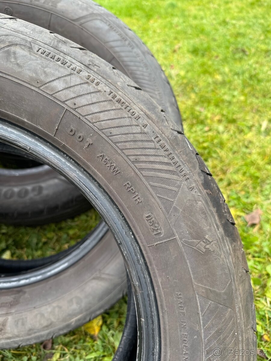 GoodYear EfficientGrip Performance 2 205/60 R16 92V DOT 0521 - 2
