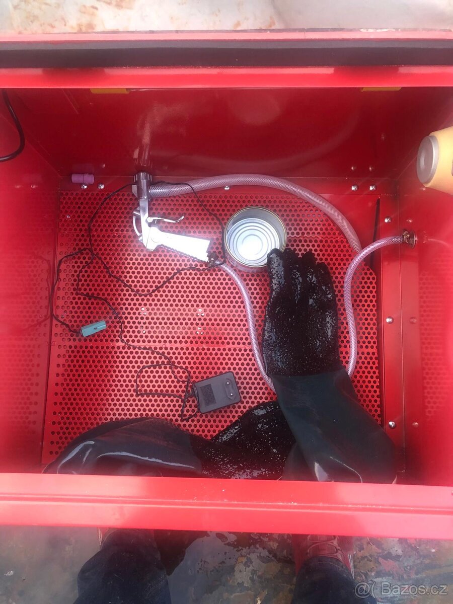 Pískovací box - 2