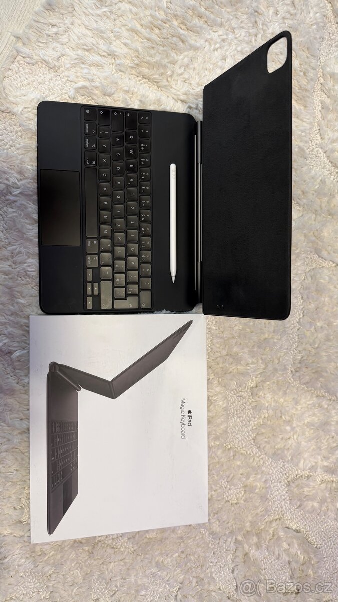 iPad Pro 12.9, 256 GB, 6. Generace, Magic Keyboard + Apple P - 2