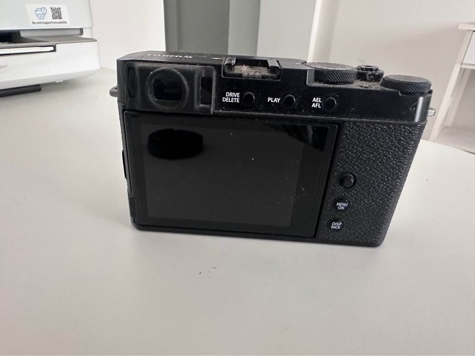 Fujifilm X-E4 + 27mm F2.8 - 2