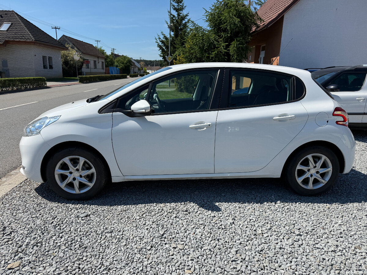 PEUGEOT 208 1.2i ALU SERVIS. - 2