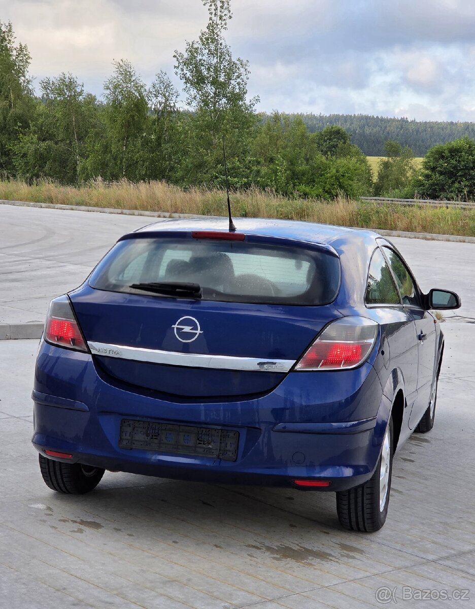 Opel Astra GTC - 2