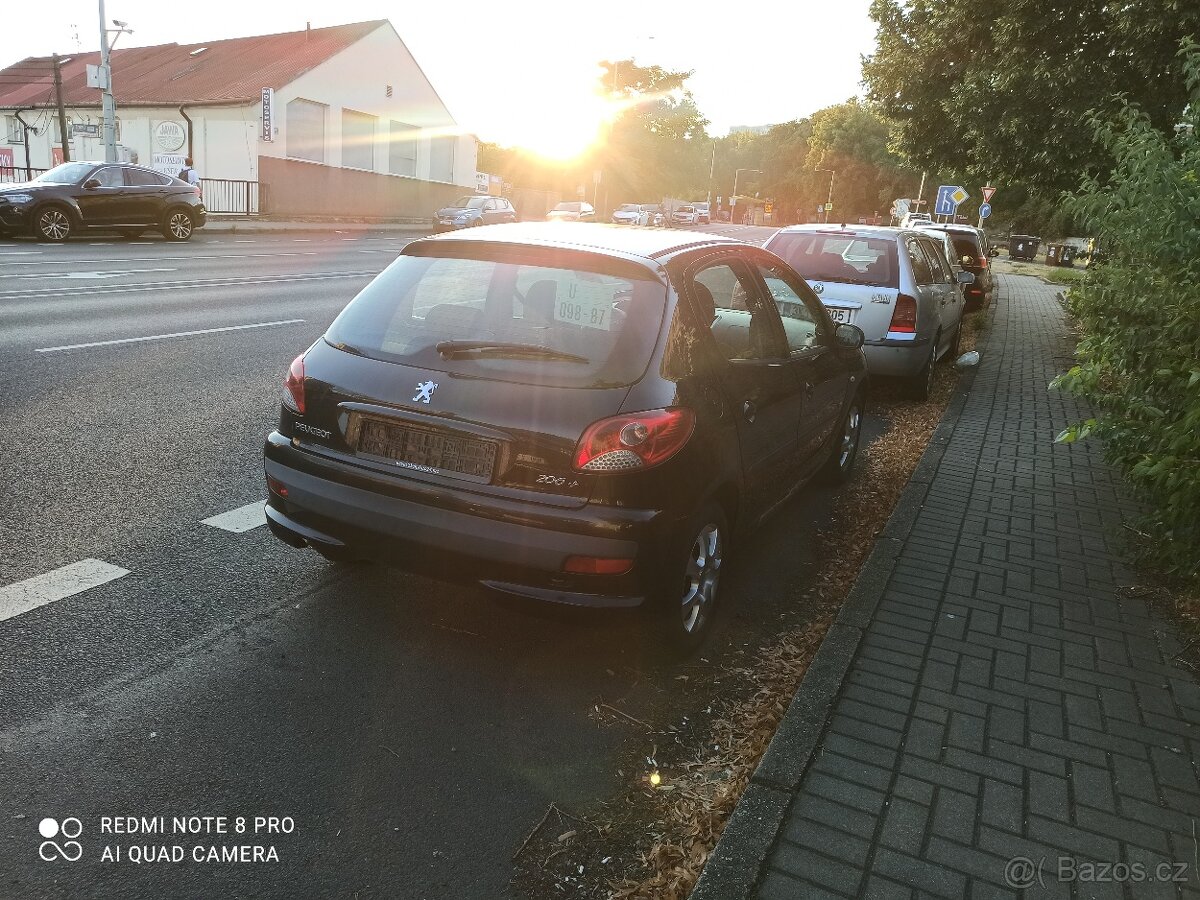 Peugeot 206 1.1 benzín - 2