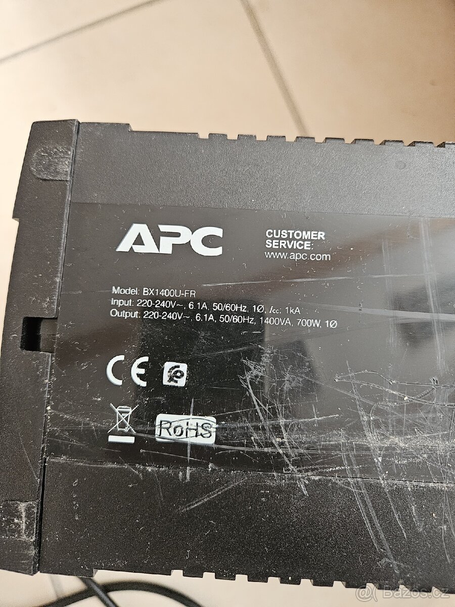 APC BX 1400U-FR záložní UPS - 2