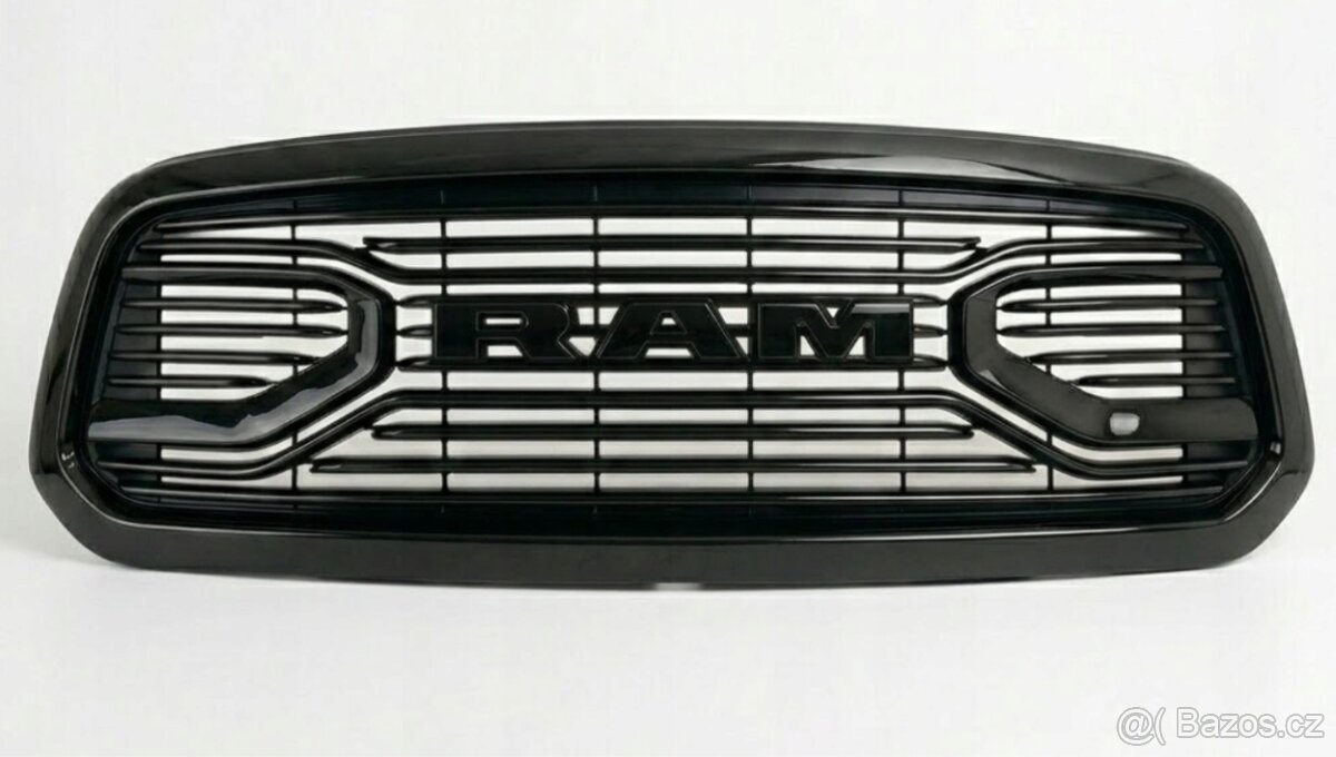 DODGE RAM 1500 2013-2018 ČERNÁ LESKLÁ MASKA + EMBLÉM NOVÁ - 2