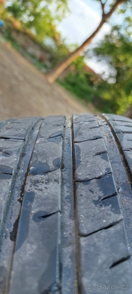 245/40/18 - 2