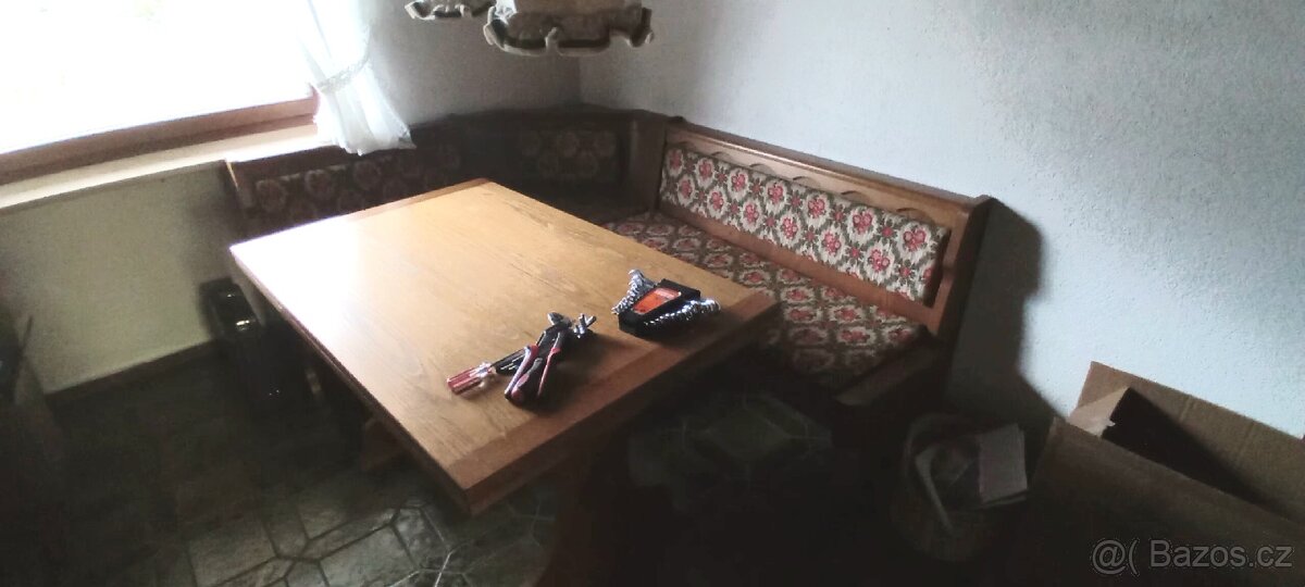 Rustikální rohová lavice,stůl a 2 židle - 2