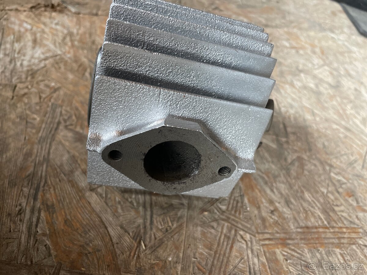 Válec Jawa pionýr 550,555 - 2