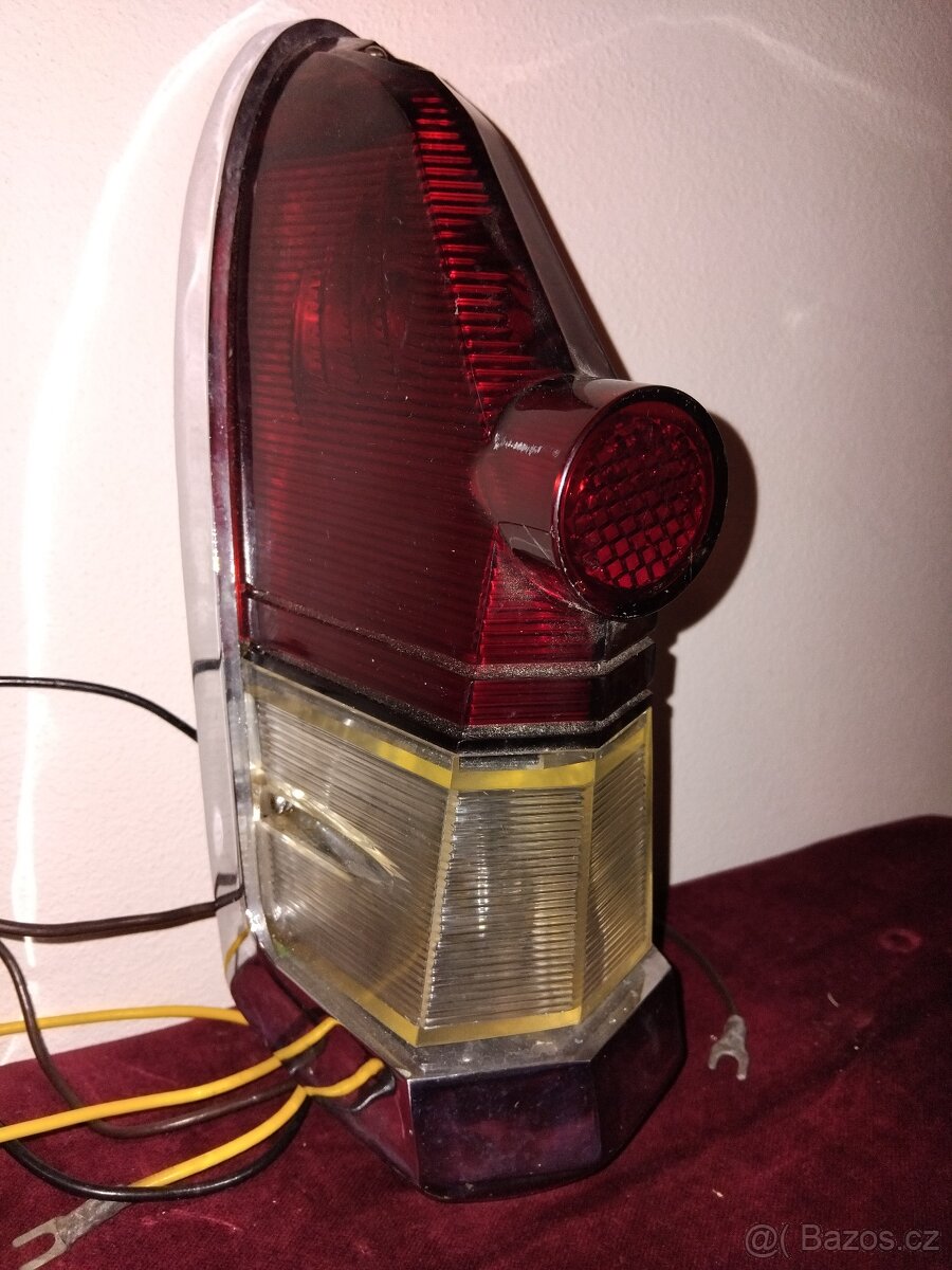 Zadní světlo Volha top stav viz.foto - 2