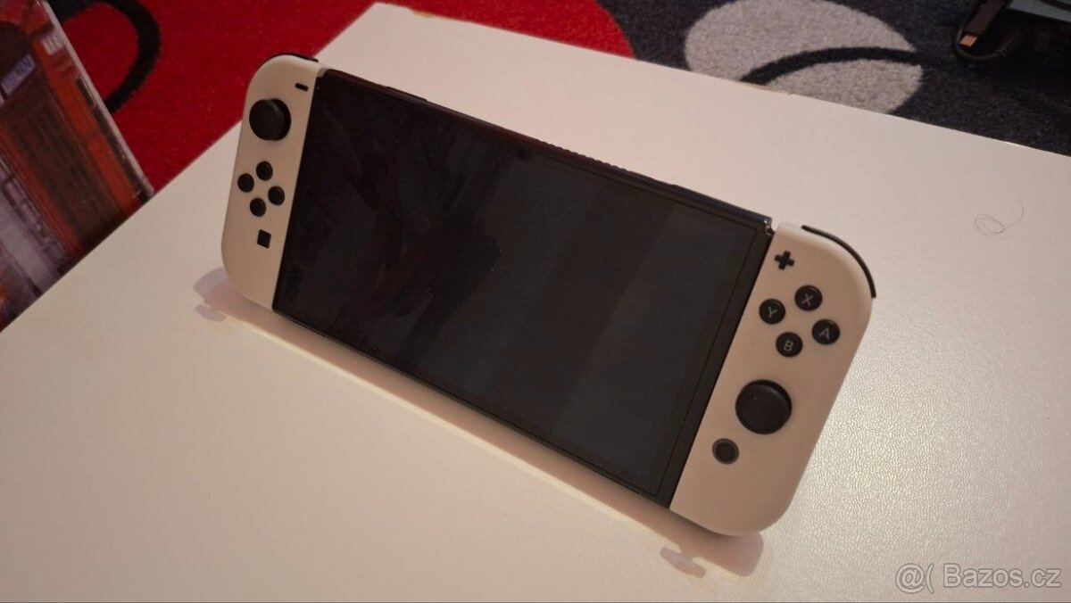 Nintendo Switch OLED + Ovladač - 2
