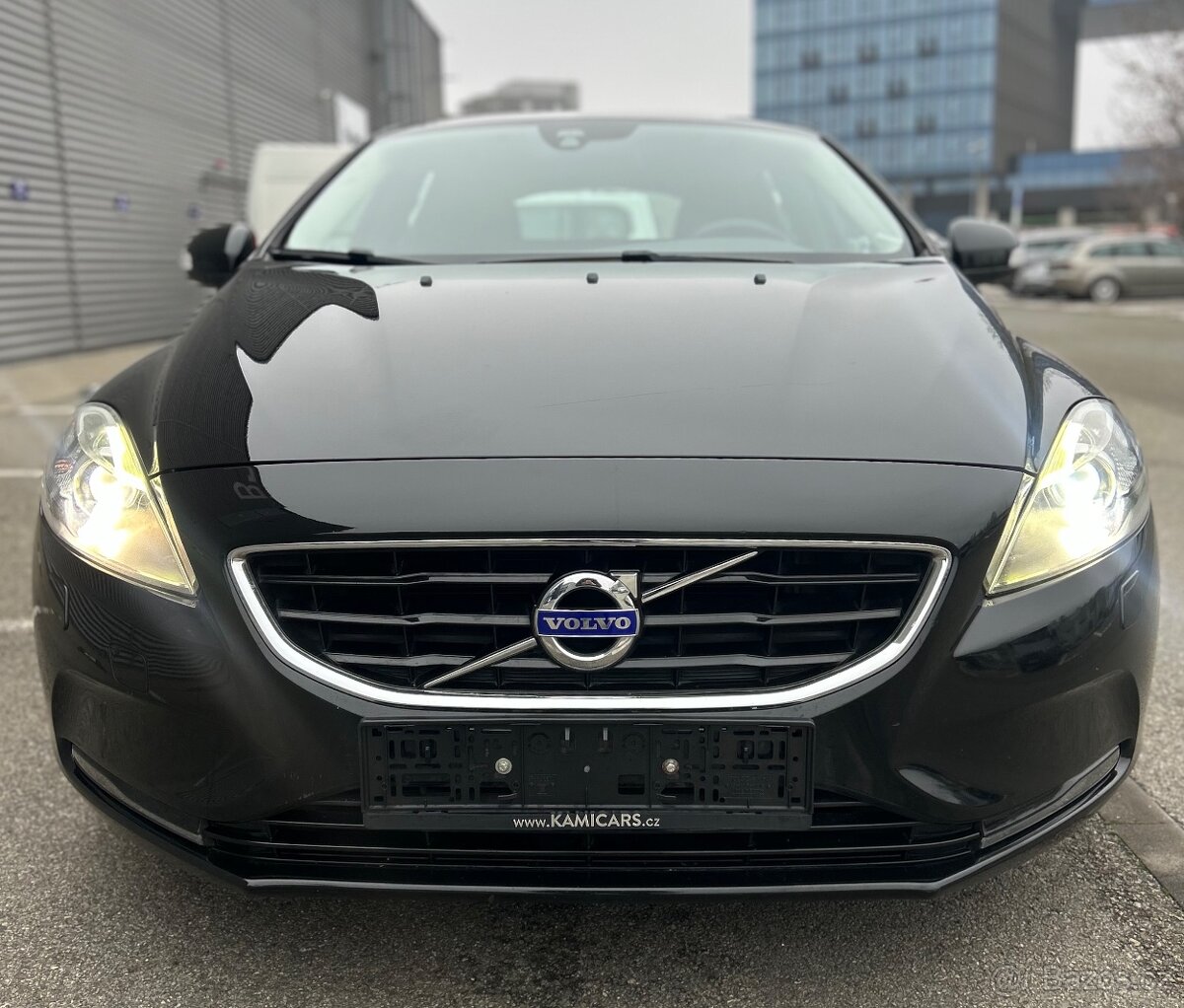 VOLVO V40 1.6T2 BENZIN-Bi XENON-COCKPIT-PDC-SERVISKA - 2