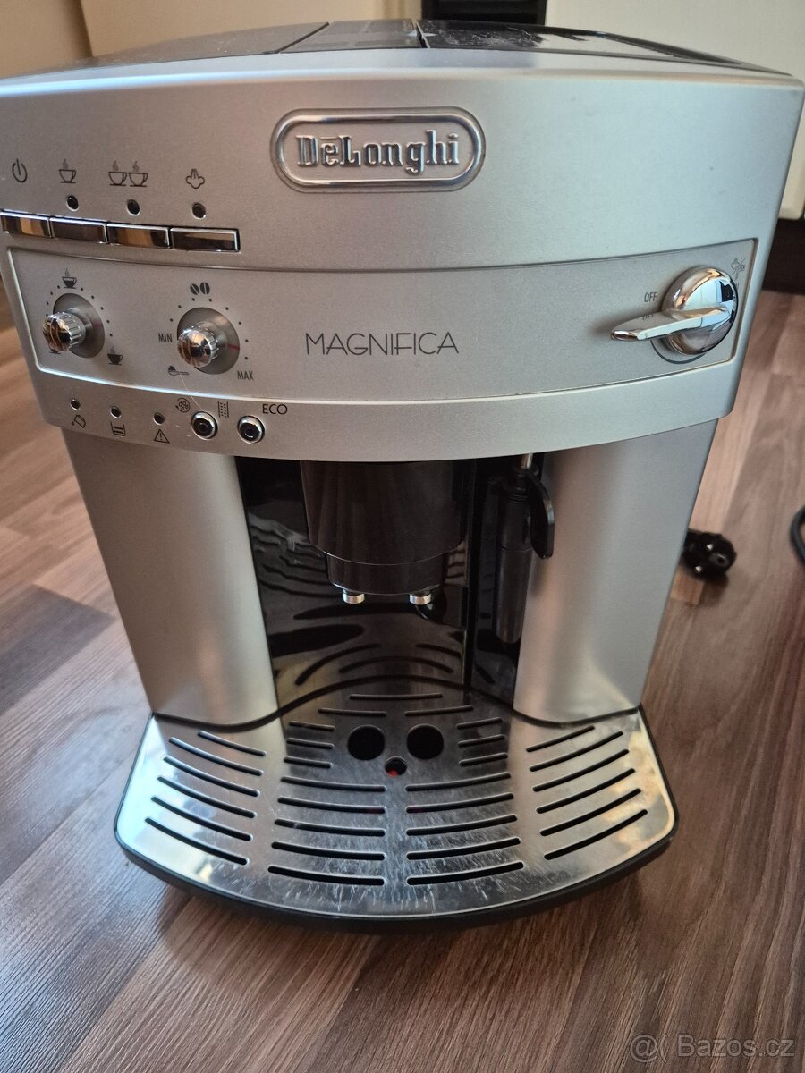 DeLonghi Magnifica kavovar - 2