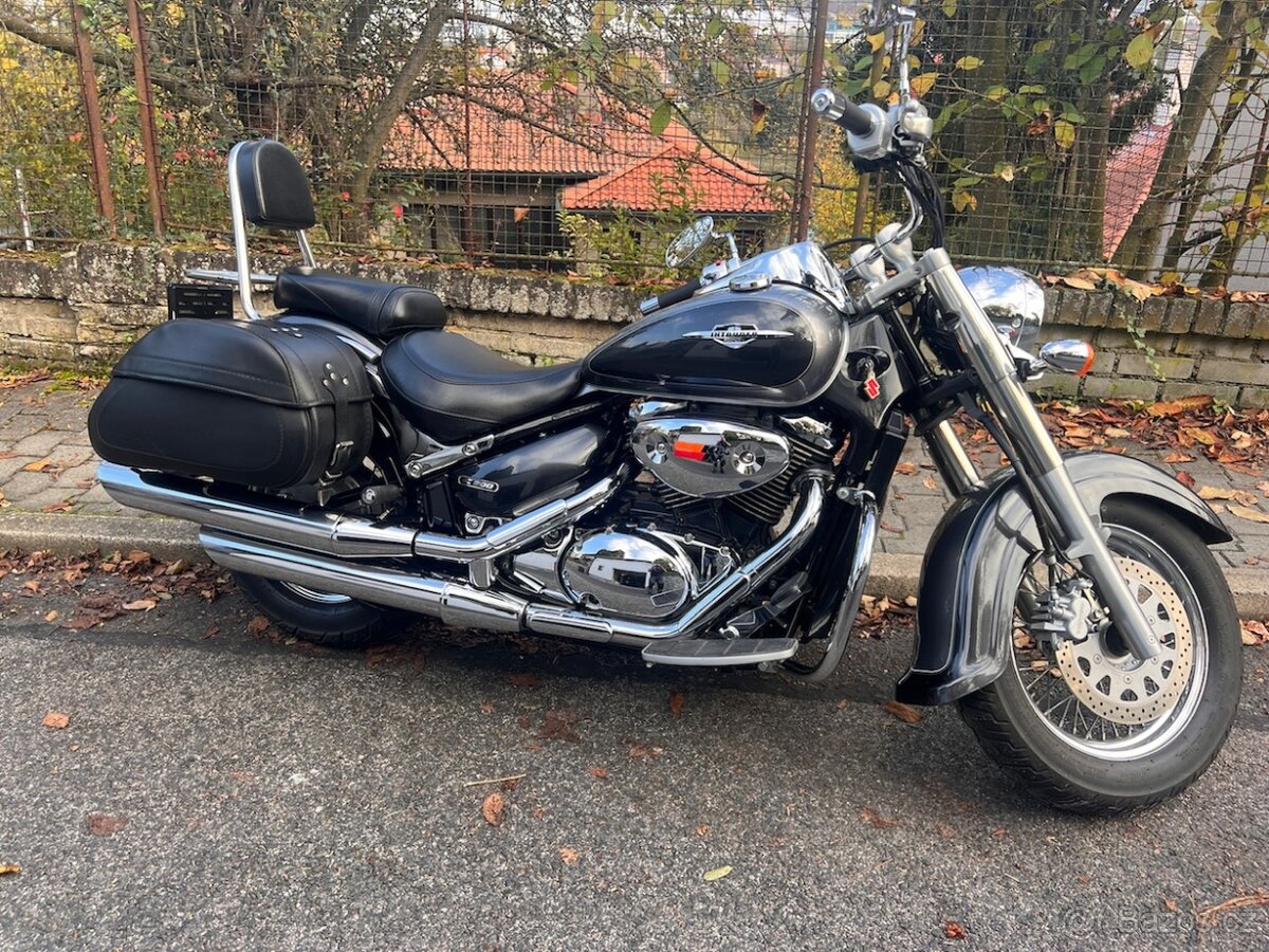 Suzuki Intruder C800 - 2