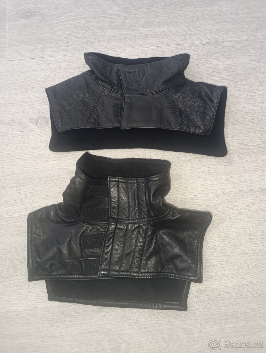 Moto kožené nákrčníky. - 2