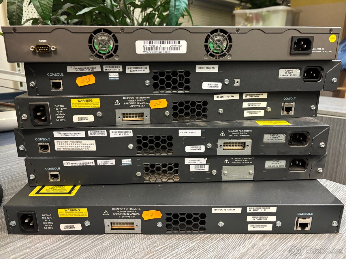 Konvolut Cisco switch a routeru + HP - 2