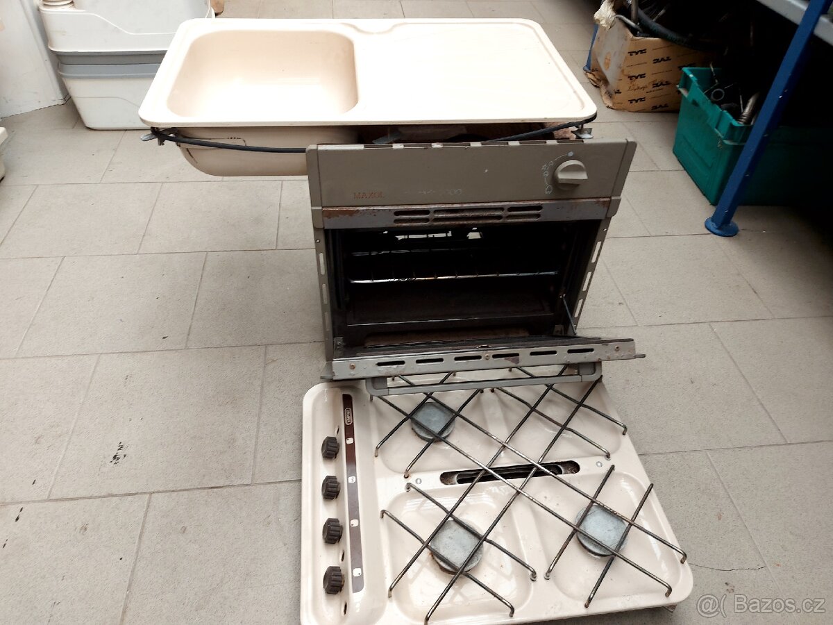 Karavanový celý kuchyňský set - 2