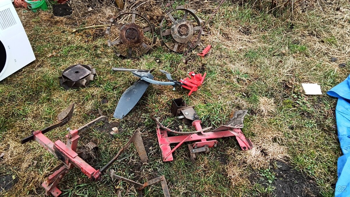 Motor Honda,komponenty ,válec - 2