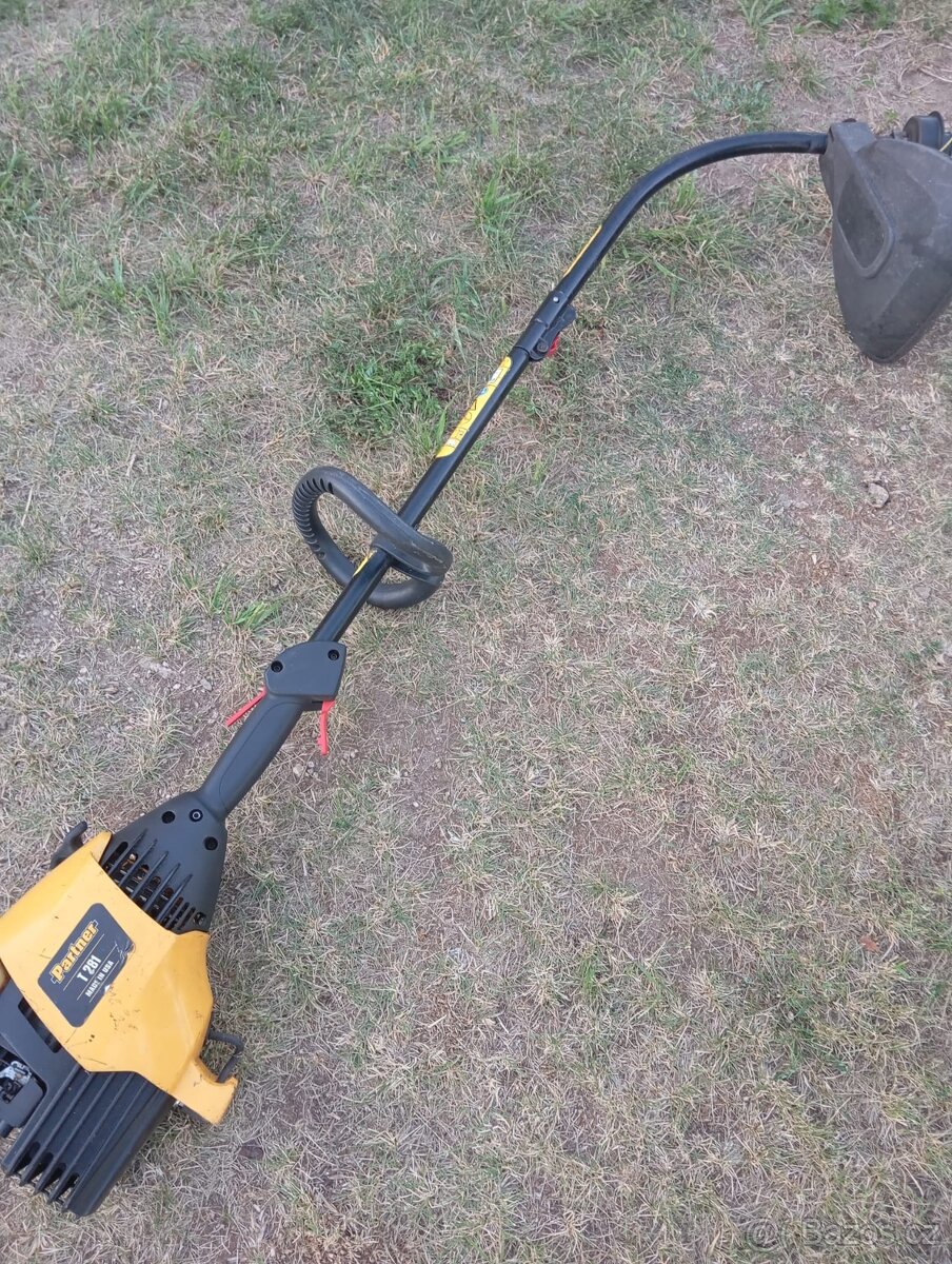 Vyžínač/strunovka Partner T281 - 2