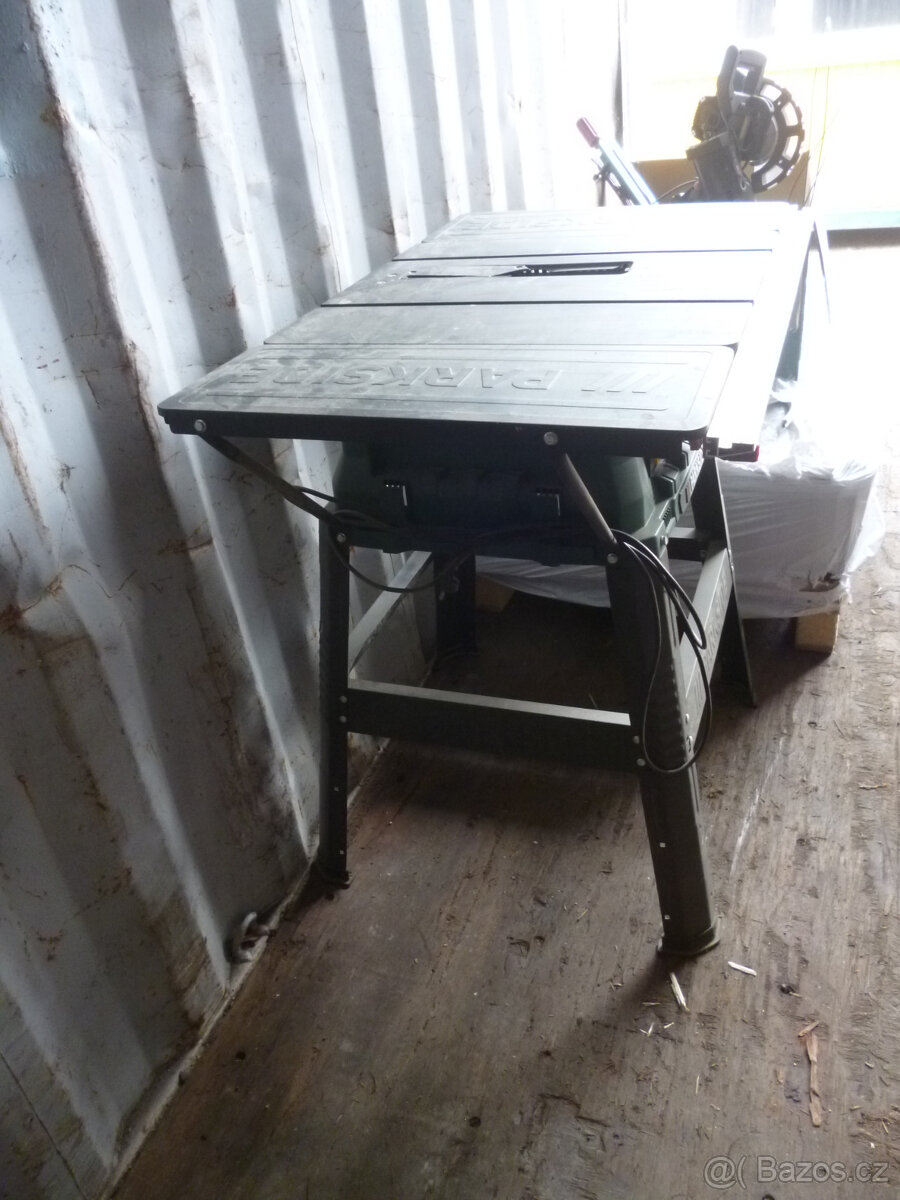 Pracovní stolek - 2