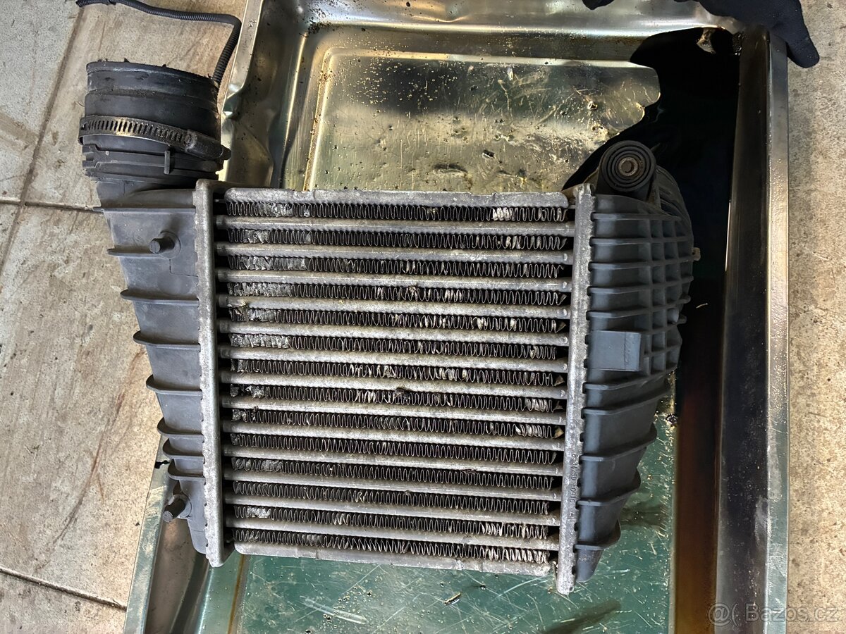 Intercooler 1.9 TDi s čidlem tlaku. - 2
