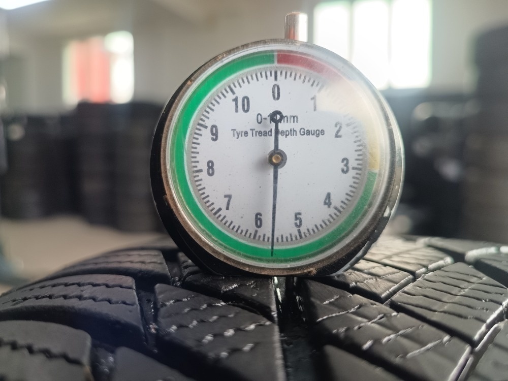 225/60 R17 BRIDGESTONE (2119) - 2