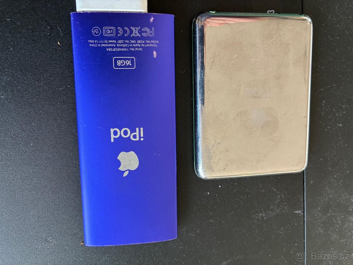 2x Apple iPod - 2