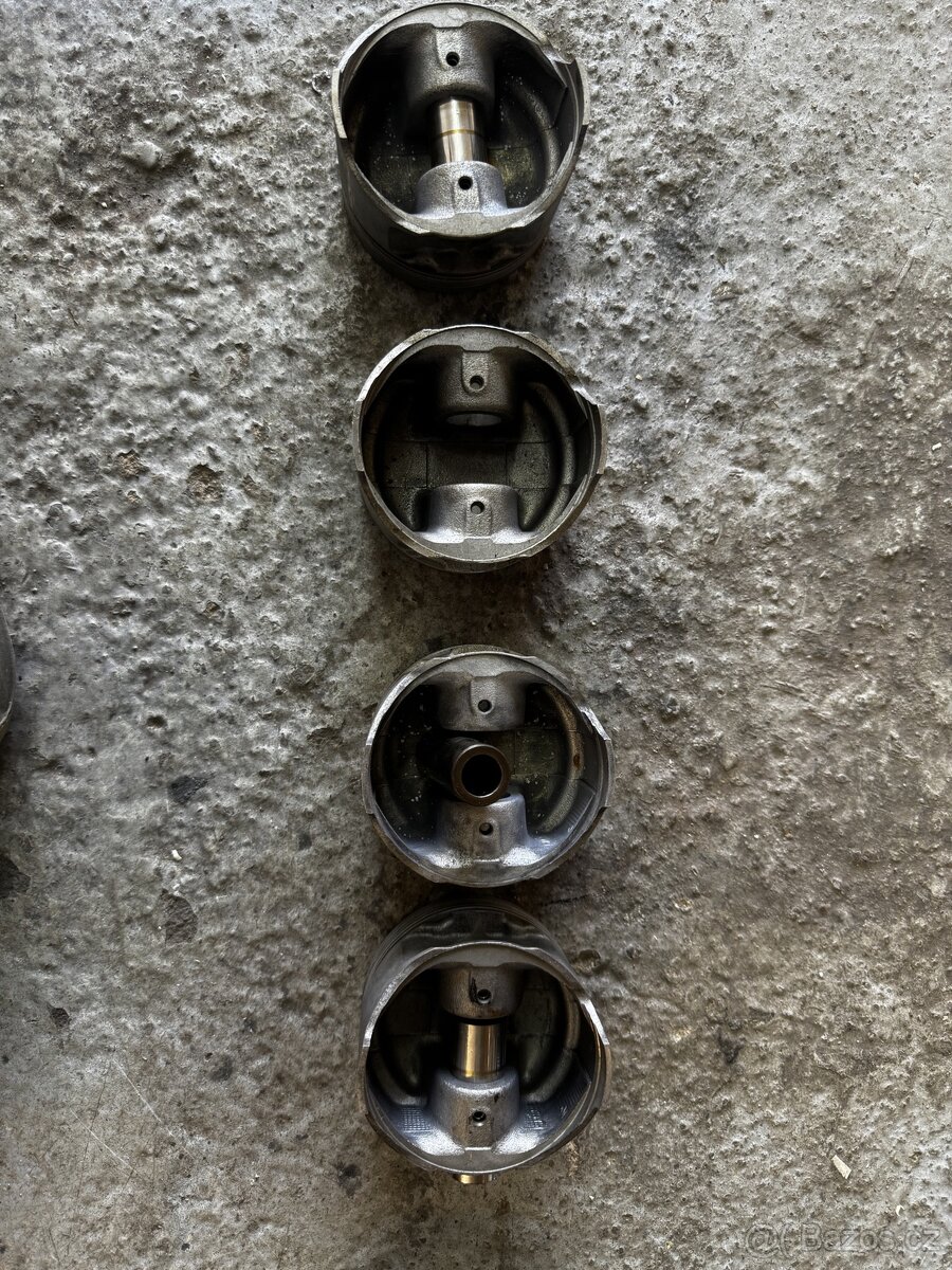 Pisty Mazda 323 gtx - 2