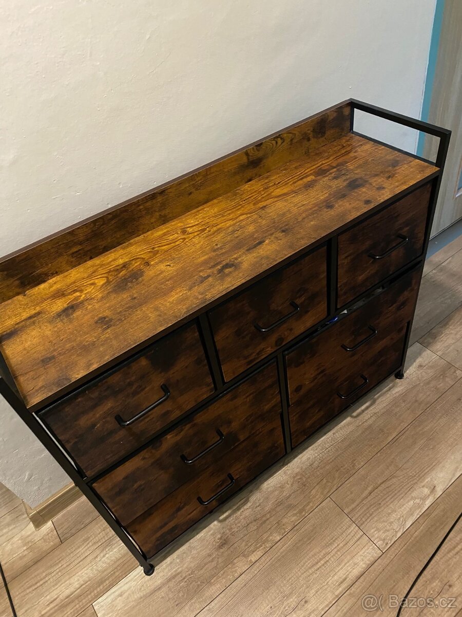 Komoda - 2