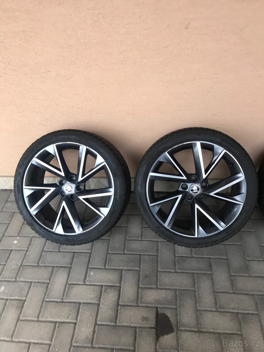 Prodám 4x zimní 5x112 alu kola VEGA 235/40/R19 ET44. - 2