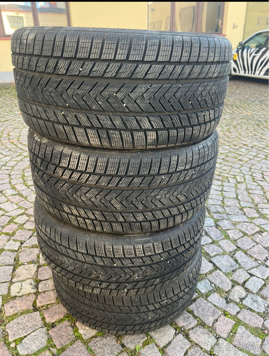 Zimní pneu 275/35/19 245/40/19 sada bmw - 2