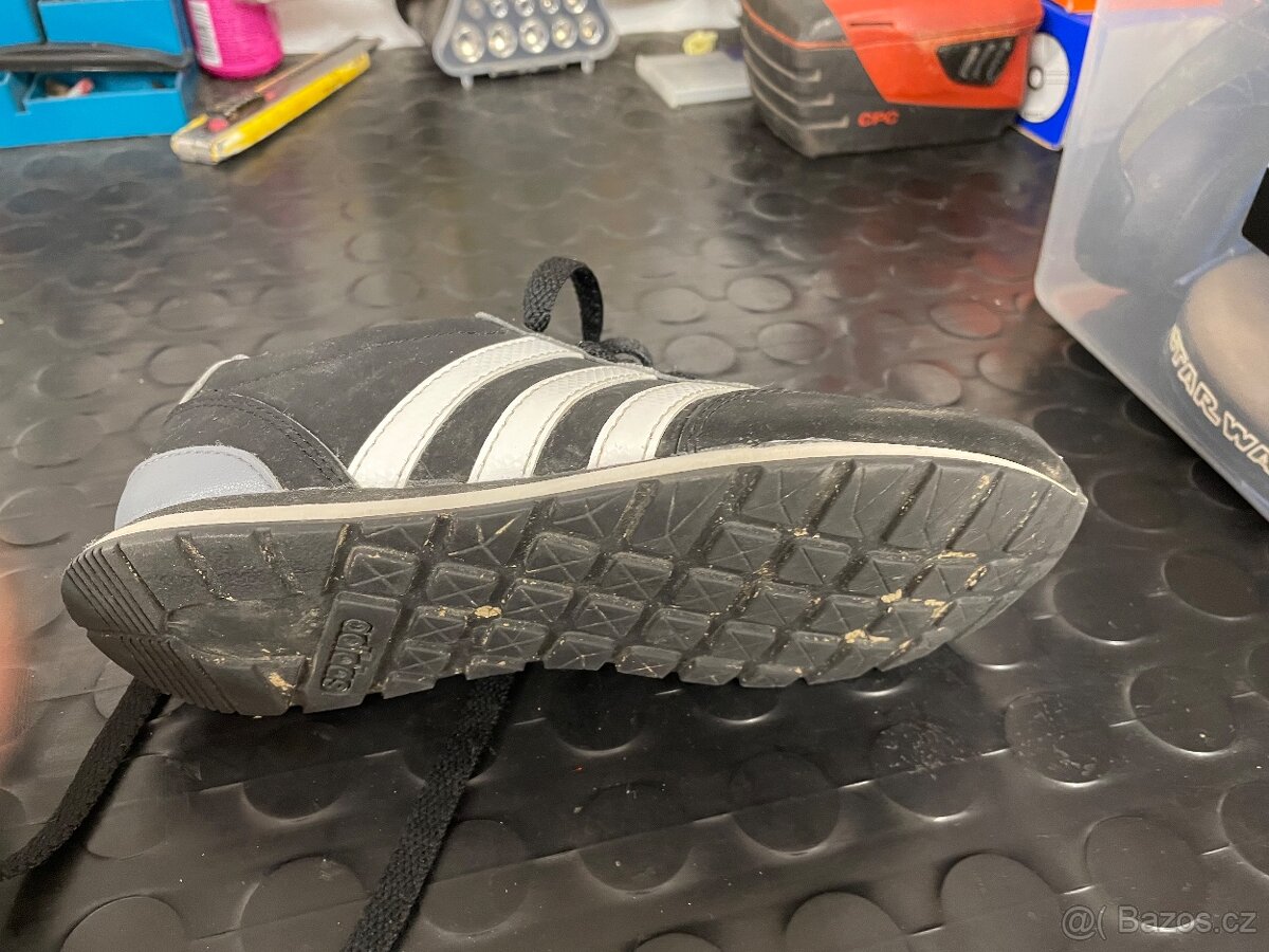Tenisky adidas vel.33 - 2