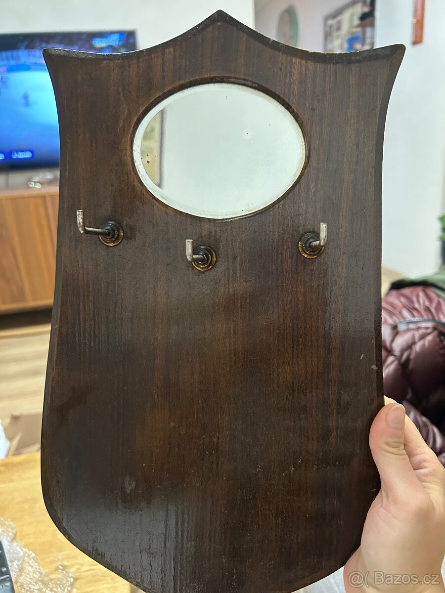 Věšák na klíče nebo kartáče - 2