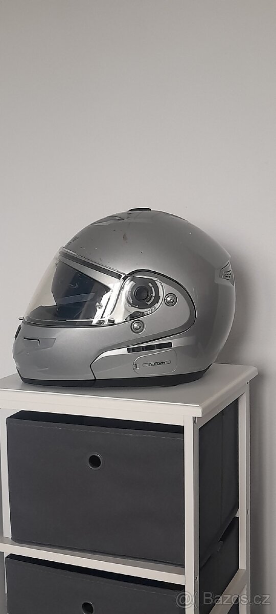 Helmy a oblečení na moto - 2