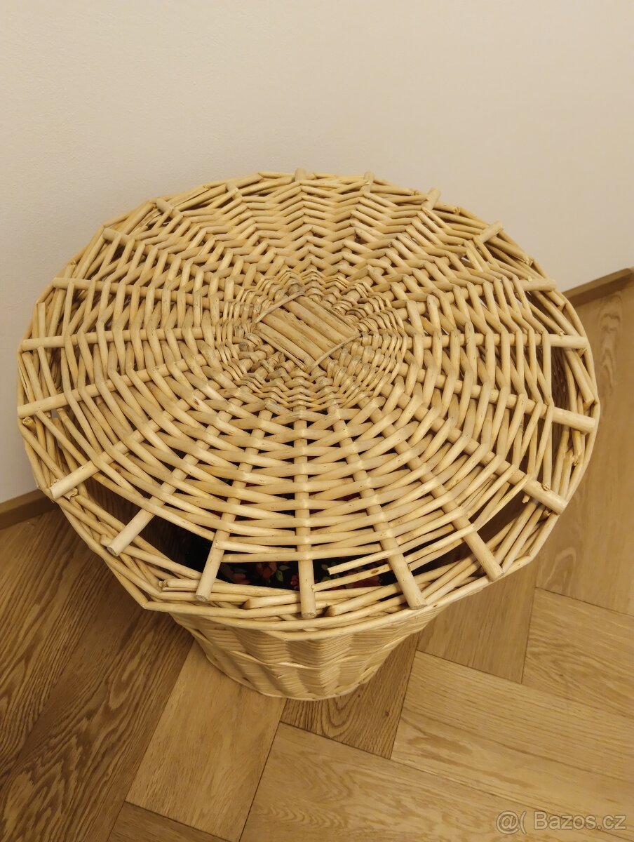 Proutěný koš, ideální na prádlo - 2