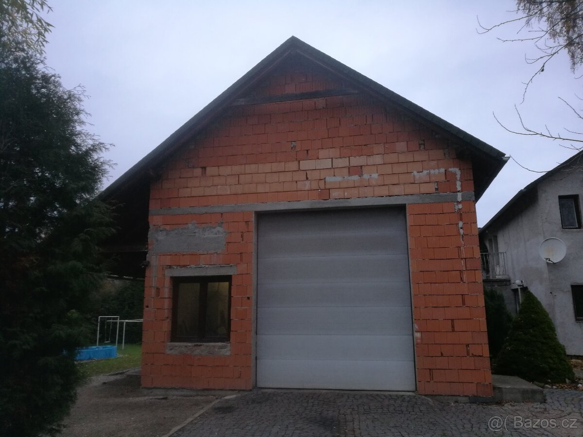 Rodinný dvougenerační dům (4+1) a (1+1) + dílna/garáž - 2