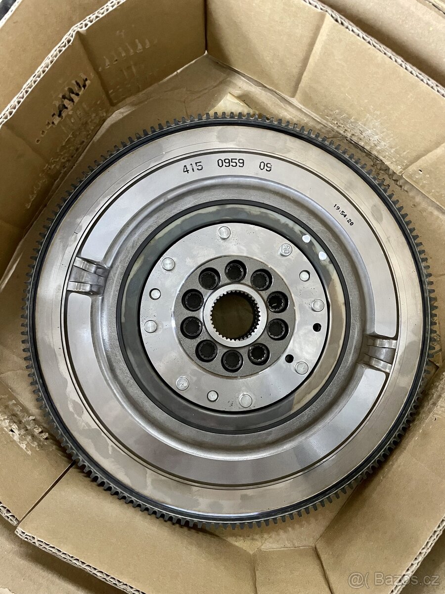 Porsche Panamera - dvouhmotový setrvačník - 2