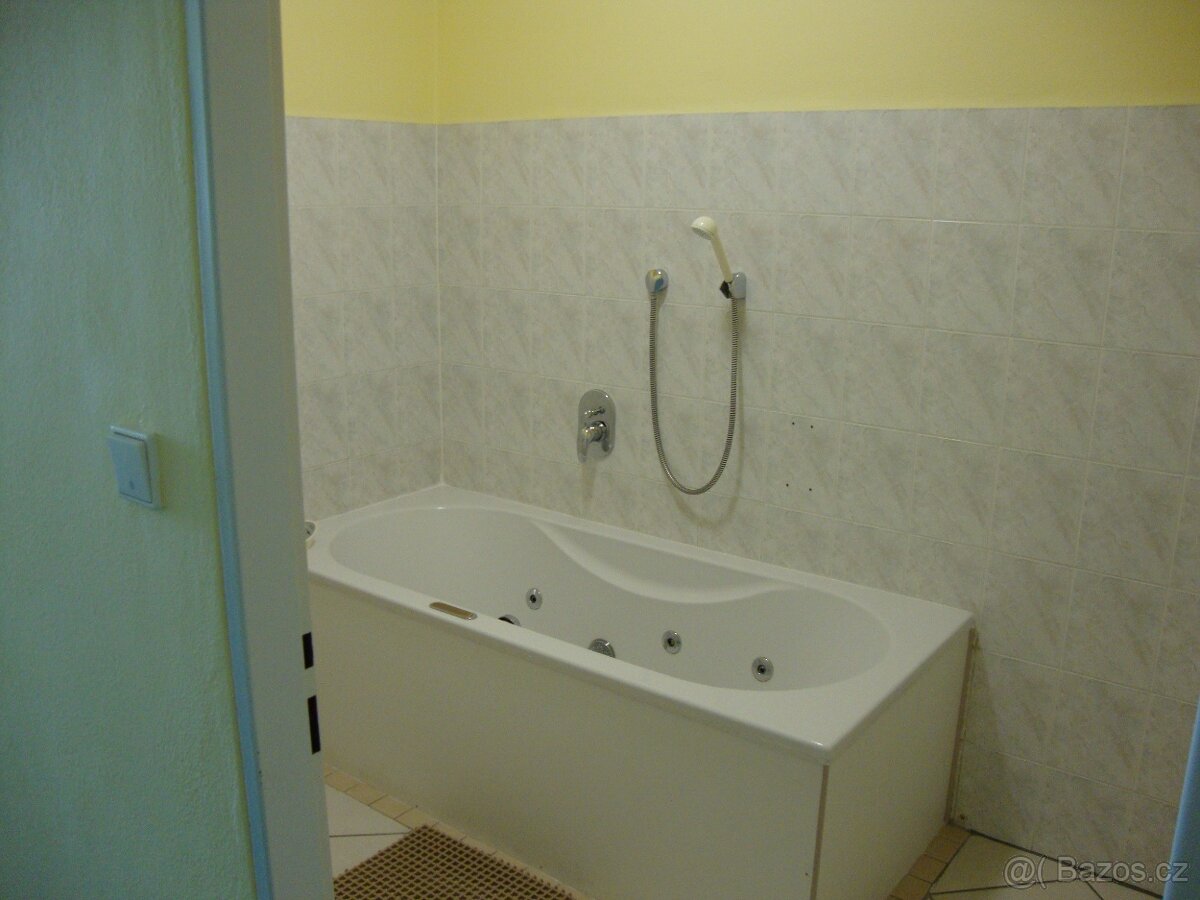 Masážní vana - vířivka - 2