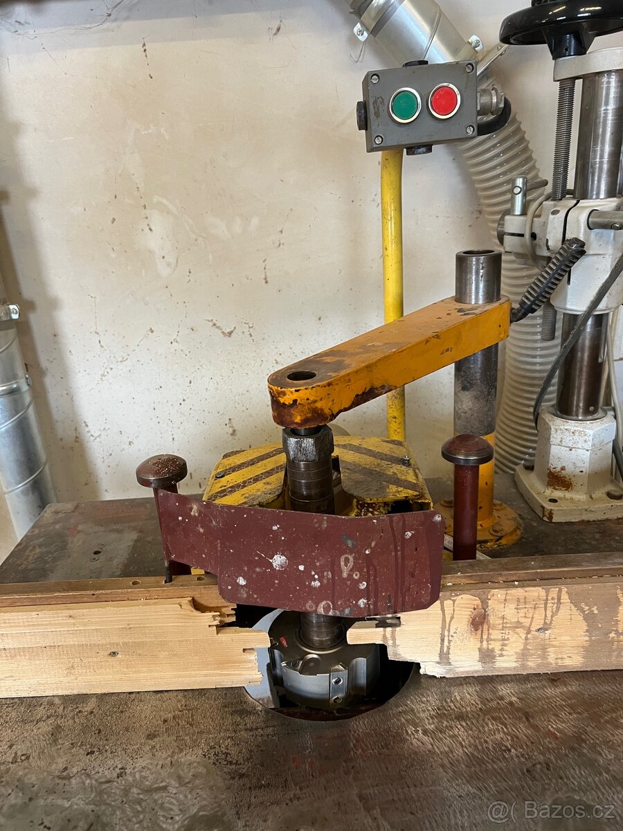 Spodní fréza včetně podavače stef - 2