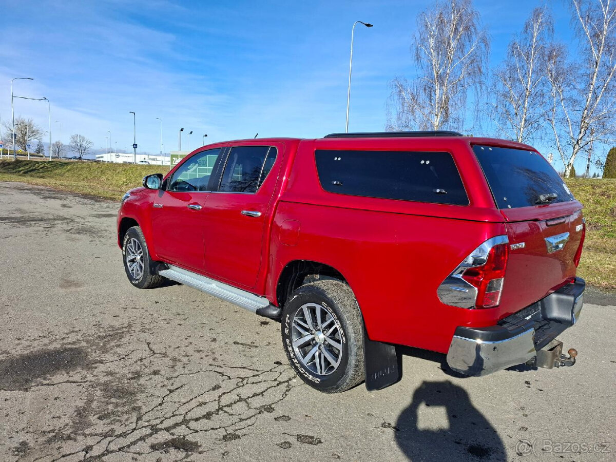 Toyota hilux 2,4 d4d automat 3/2018 max výbava - 2