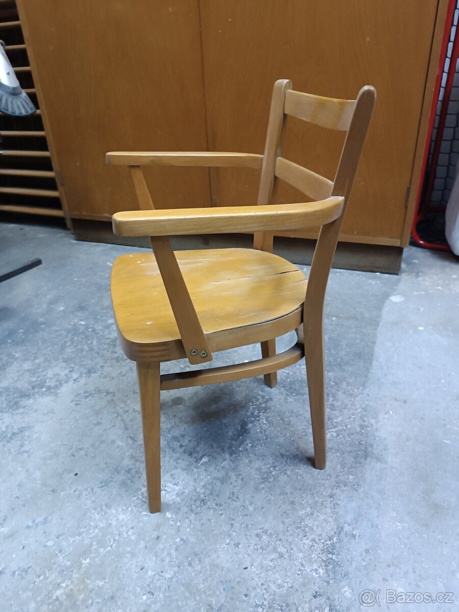 Prodám malou dřevěnou židličku - 2