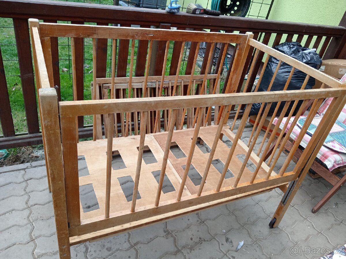 Retro dětská dřevěná postýlka - 2