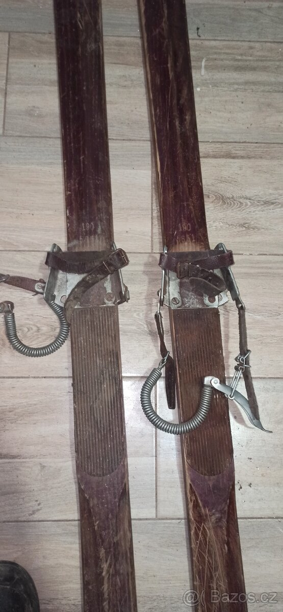 Prodám RETRO lyže - 2