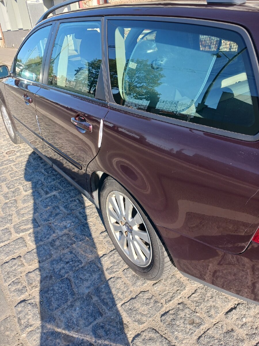 Volvo v50 - 2