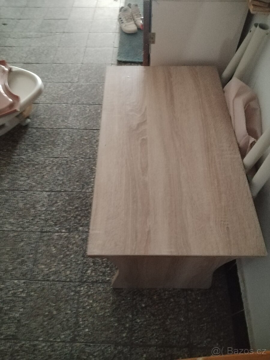 Stolek - 2