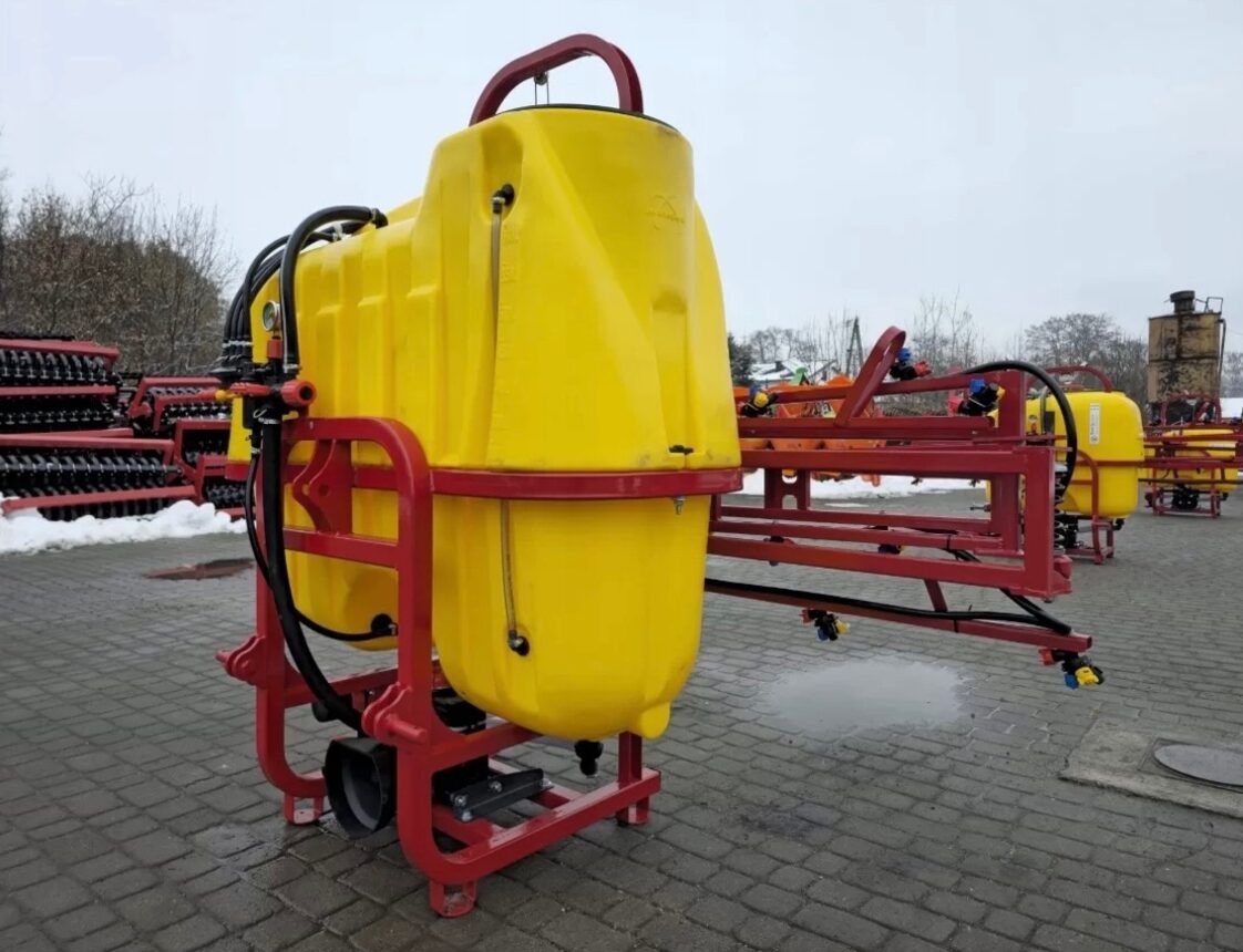 Postřikovač na traktor Strumyk - 2