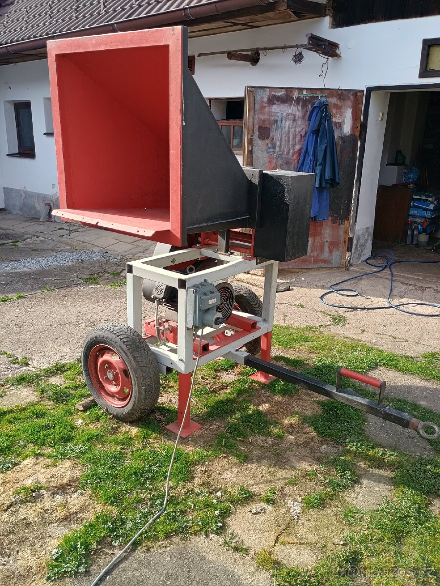 Elektrický špalíkovač - 2