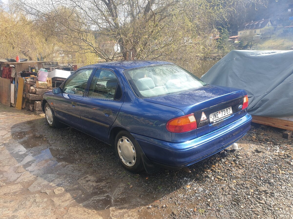 Mondeo ford mk1 1.8 benzín - 2