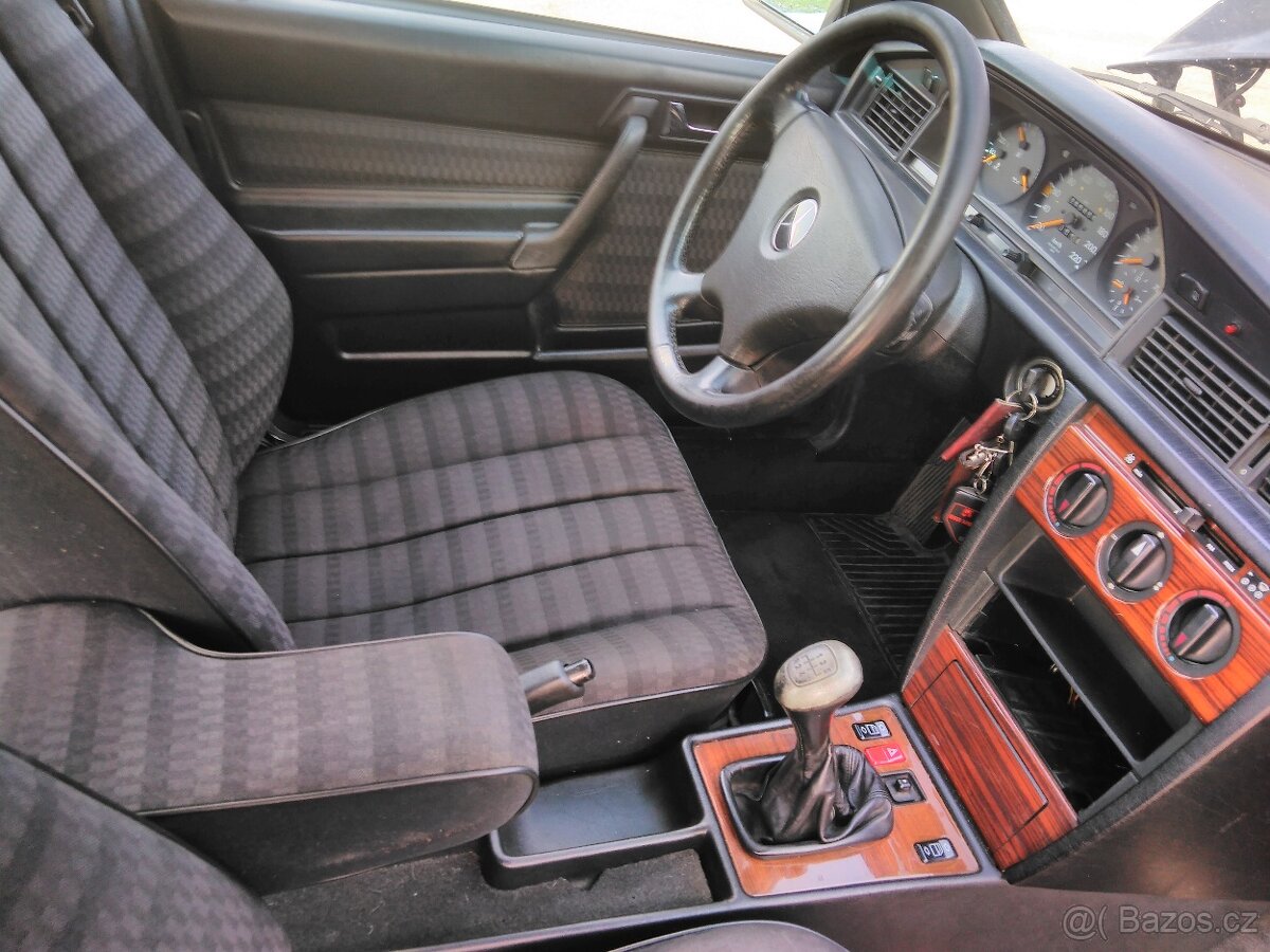 Mercedes W201 190 E 2.3 i ,, zamluveno" - 2